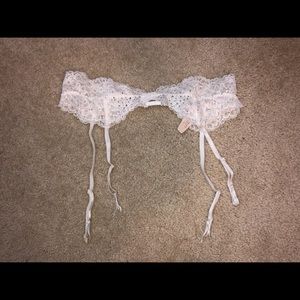 NWT Victoria's Secret Garter belt M/L